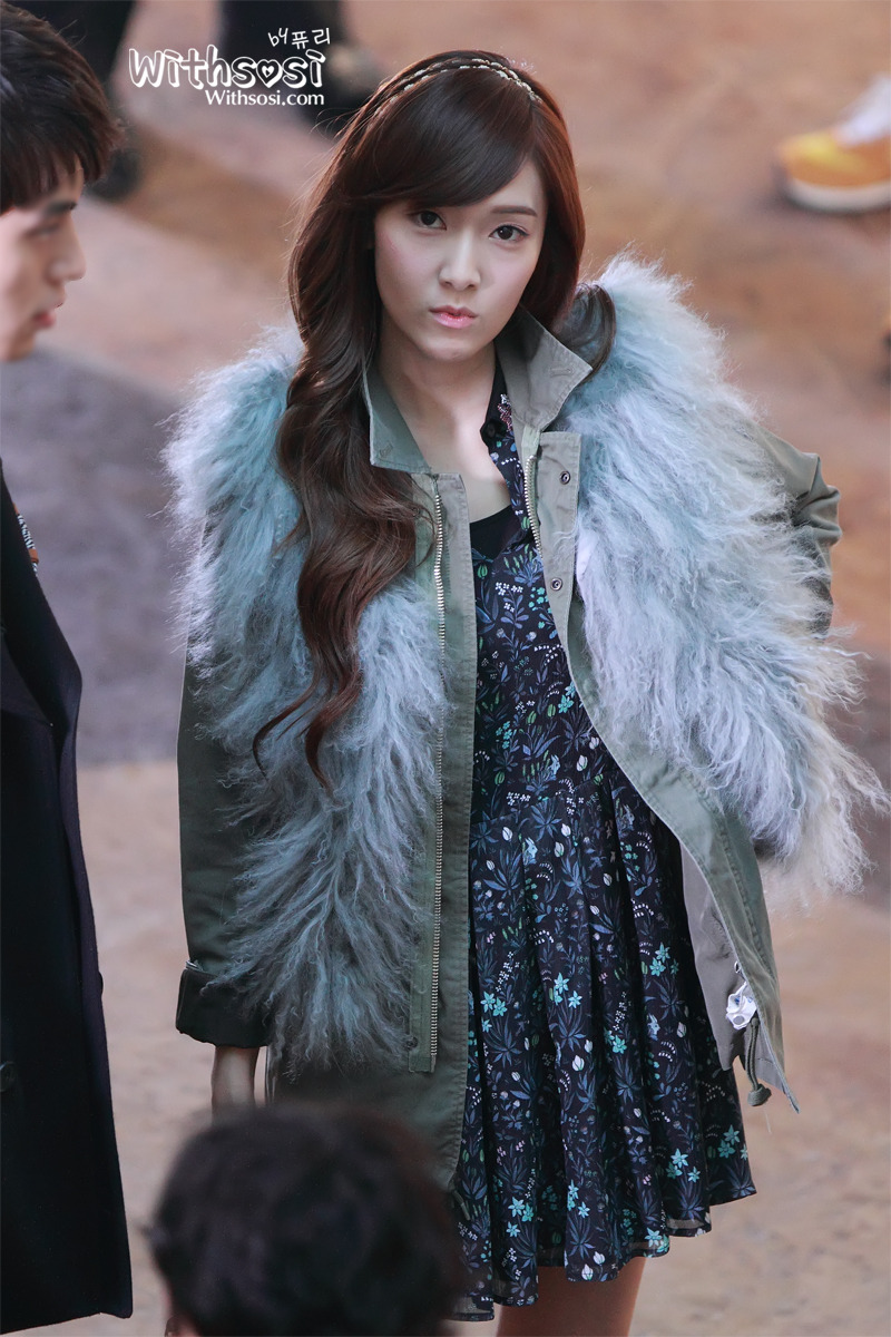 [OTHER][20-01-2012]Jessica tại trường quay của bộ phim "Wild Romance" - Page 16 1167DA3A4F33B59143B956
