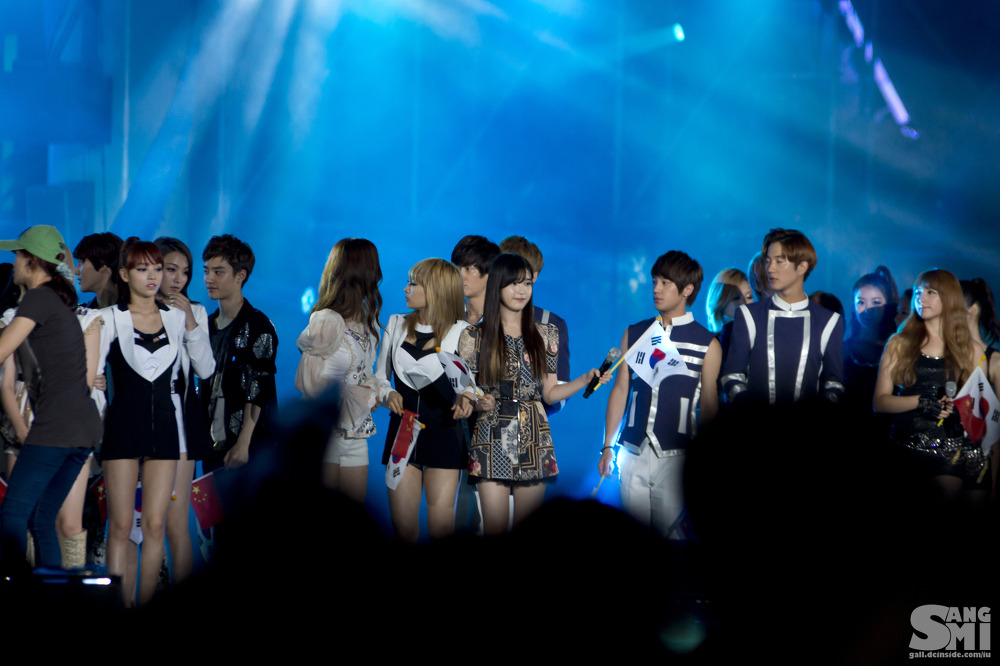 [PIC][25-08-2012]Hình ảnh mới nhất từ Concert "14th Korea-China Music Festival in Yeosu" của SNSD - Page 4 202EE33F5039BE6F14DCFF