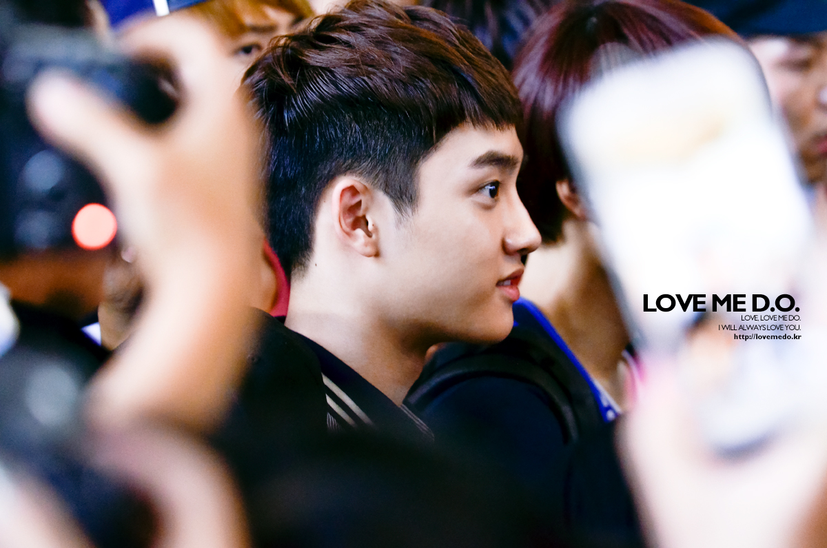 120803 D.O @ rumbo a Japon 2065024B501FEE851F631F