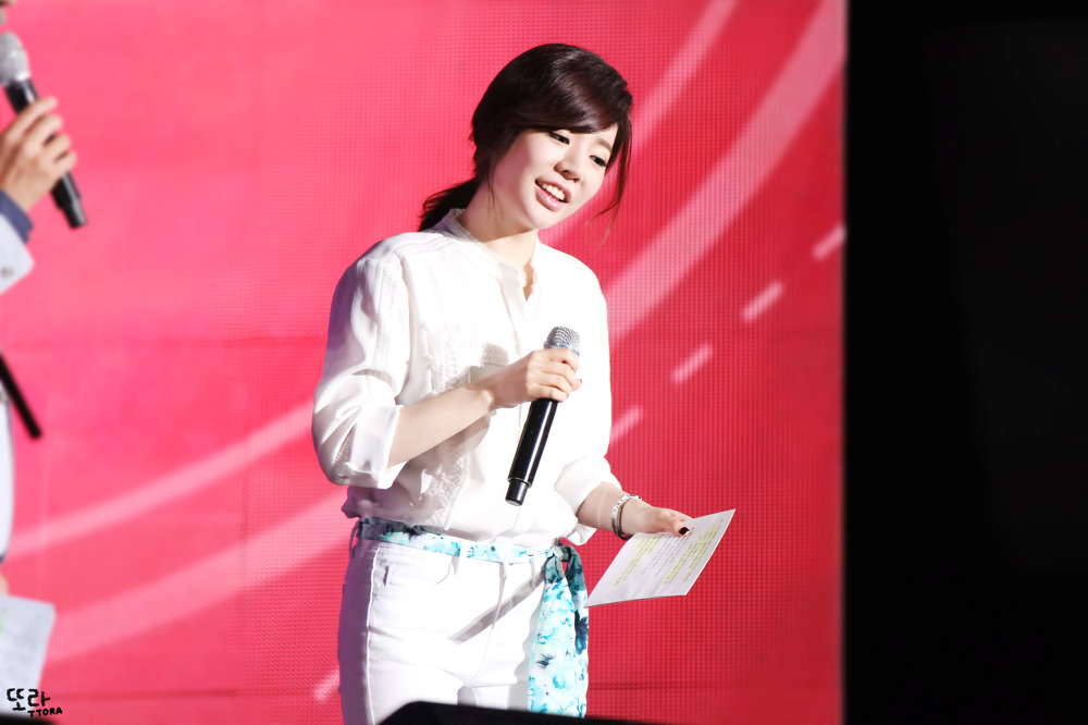 [PIC][04-09-2014]Sunny tham dự chương trình "Sangam MBC Radio" với tư cách là MC vào tối nay - Page 2 2105AA49543264510BEC5A
