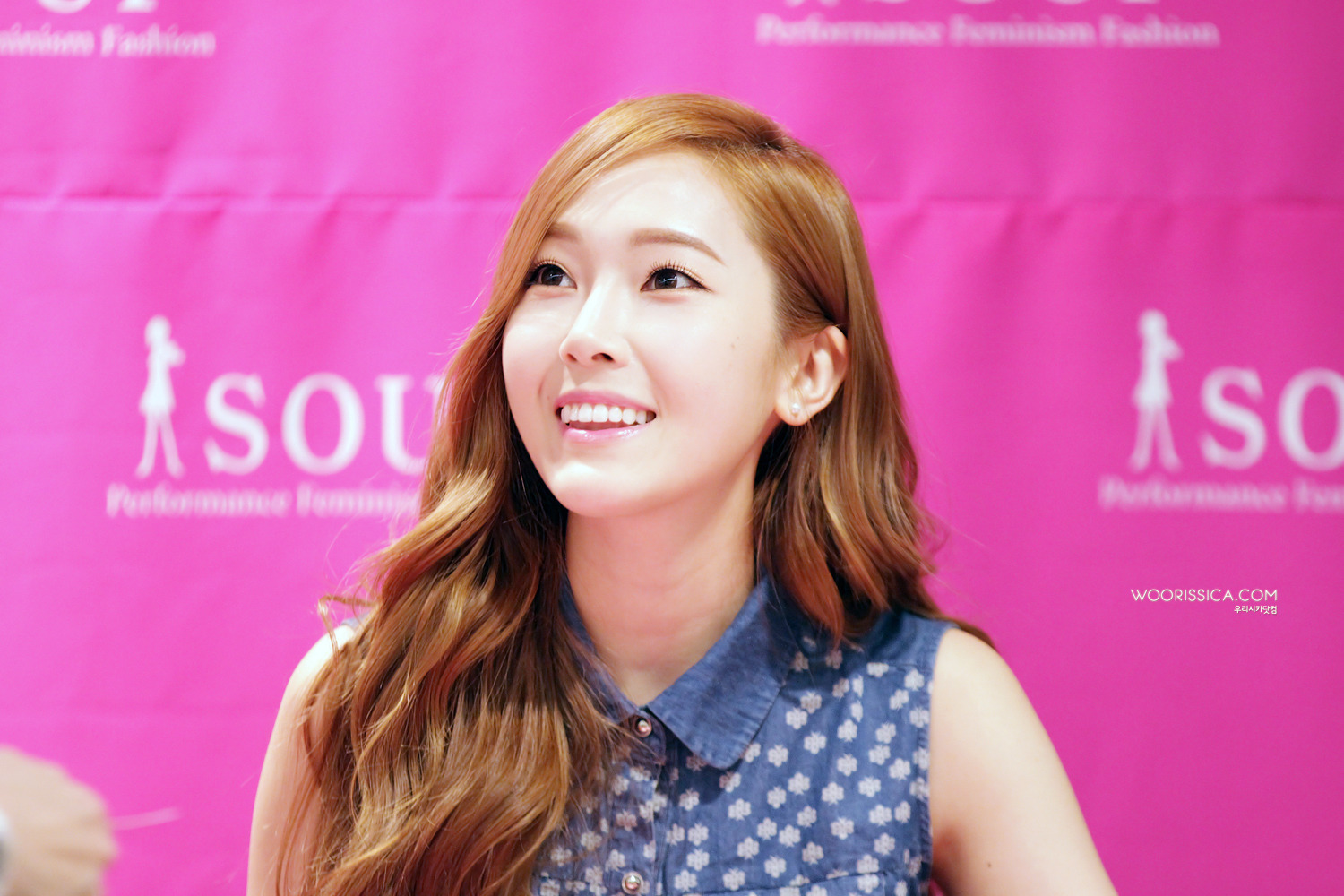 [PIC][04-04-2014]Jessica tham dự buổi fansign cho thương hiệu "SOUP" vào trưa nay - Page 3 2332303A539ECF691E1077