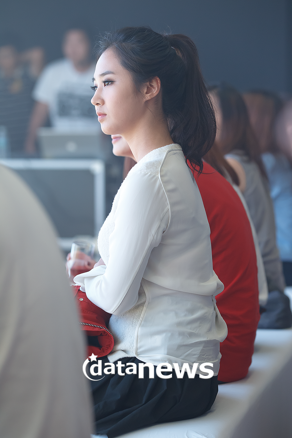 [PIC][30-08-2013]Yuri xuất hiện tại sự kiện khai trương cửa hàng "MOOSE KNUCKLES" vào chiều nay 2411565052213D85220E1C
