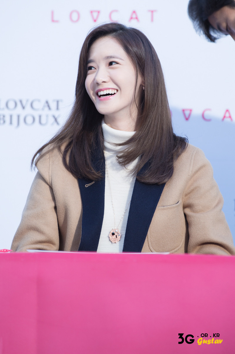 [PIC][24-10-2015]YoonA tham dự buổi fansign cho thương hiệu "LOVCAT" vào chiều nay - Page 3 25779C37562CDBD72285C0