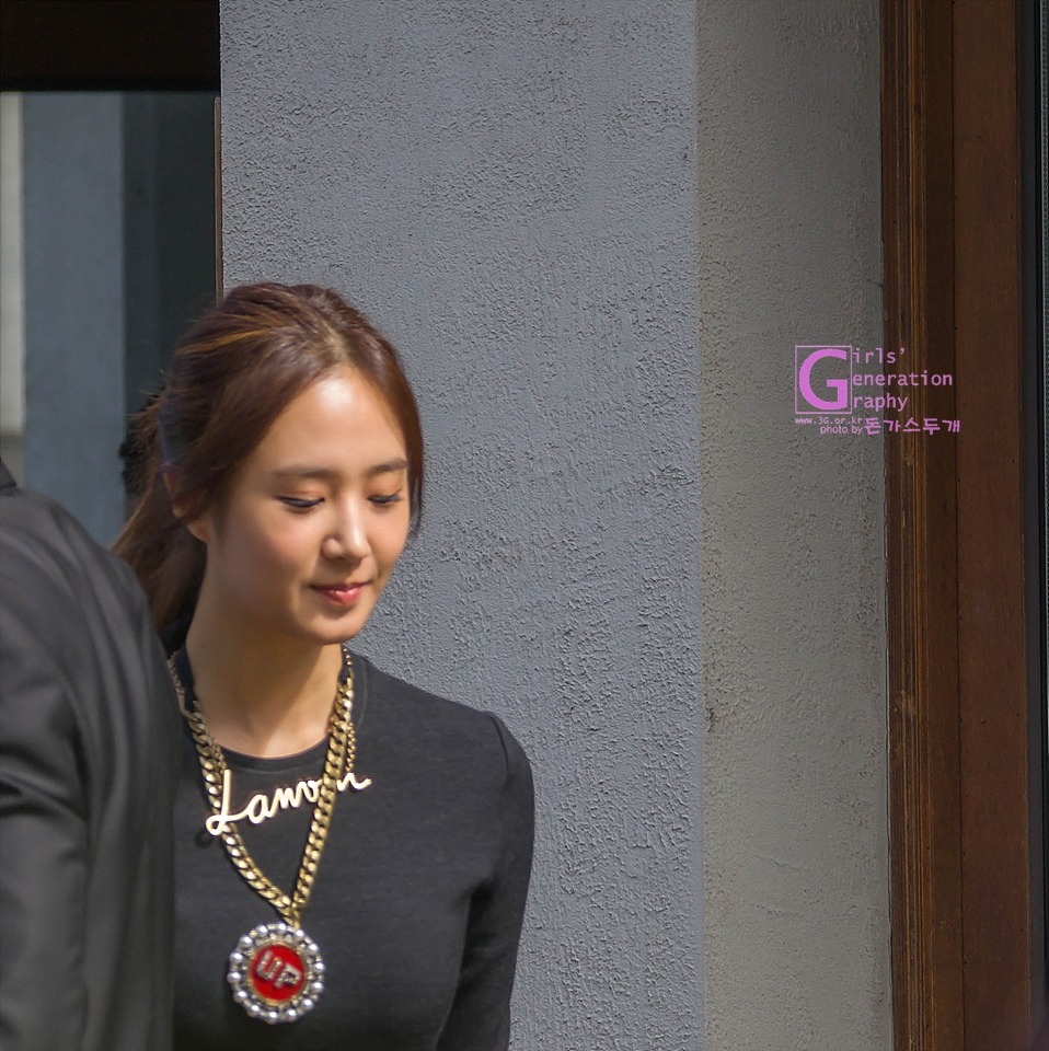 [PIC][30-09-2013]Yuri xuất hiện tại buổi họp báo ra mắt bộ phim "No Breathing" vào trưa nay - Page 2 2614464052493EEB2F83A7