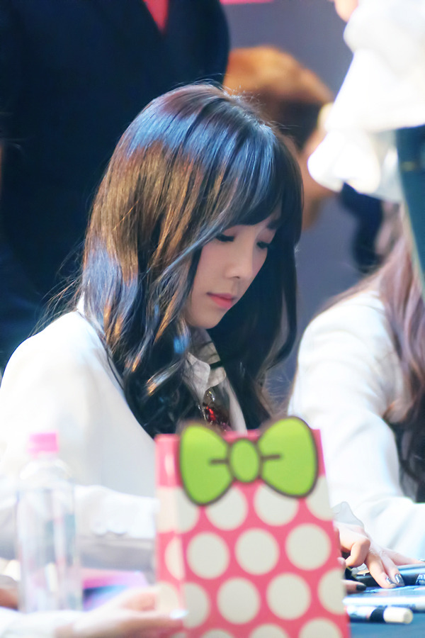 [PIC][14-03-2014]SNSD xuất hiện tại buổi fansign cho "Mr.Mr." vào tối nay  - Page 3 270EFD455323915B2E841B