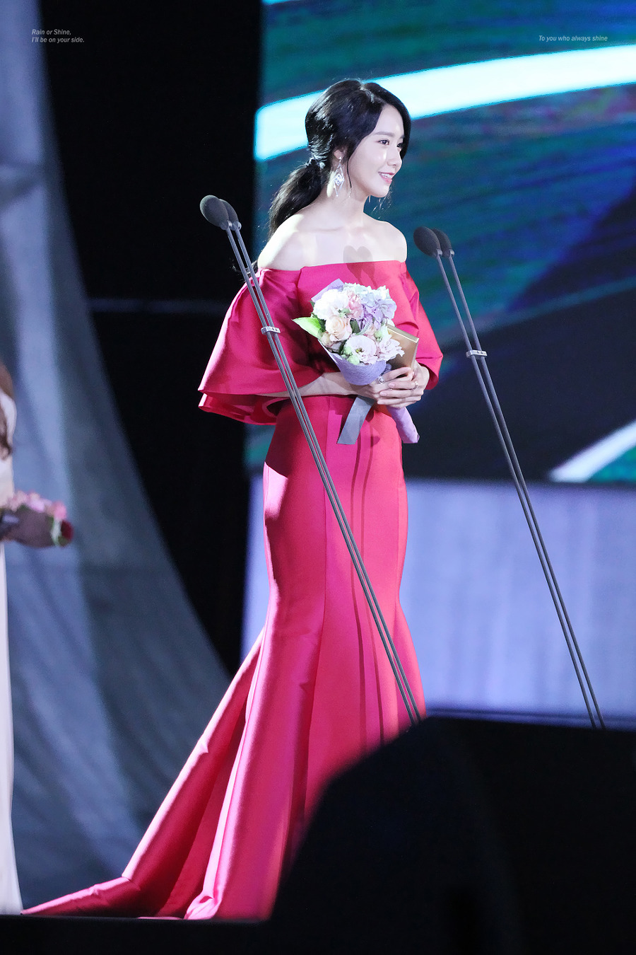 [PIC][03-05-2017]YoonA tham dự "53rd Baeksang Arts Awards" vào chiều nay + Giành "Most Popular Actress or Star Century Popularity Award (in Film)" - Page 2 27281633590C930E1971C2