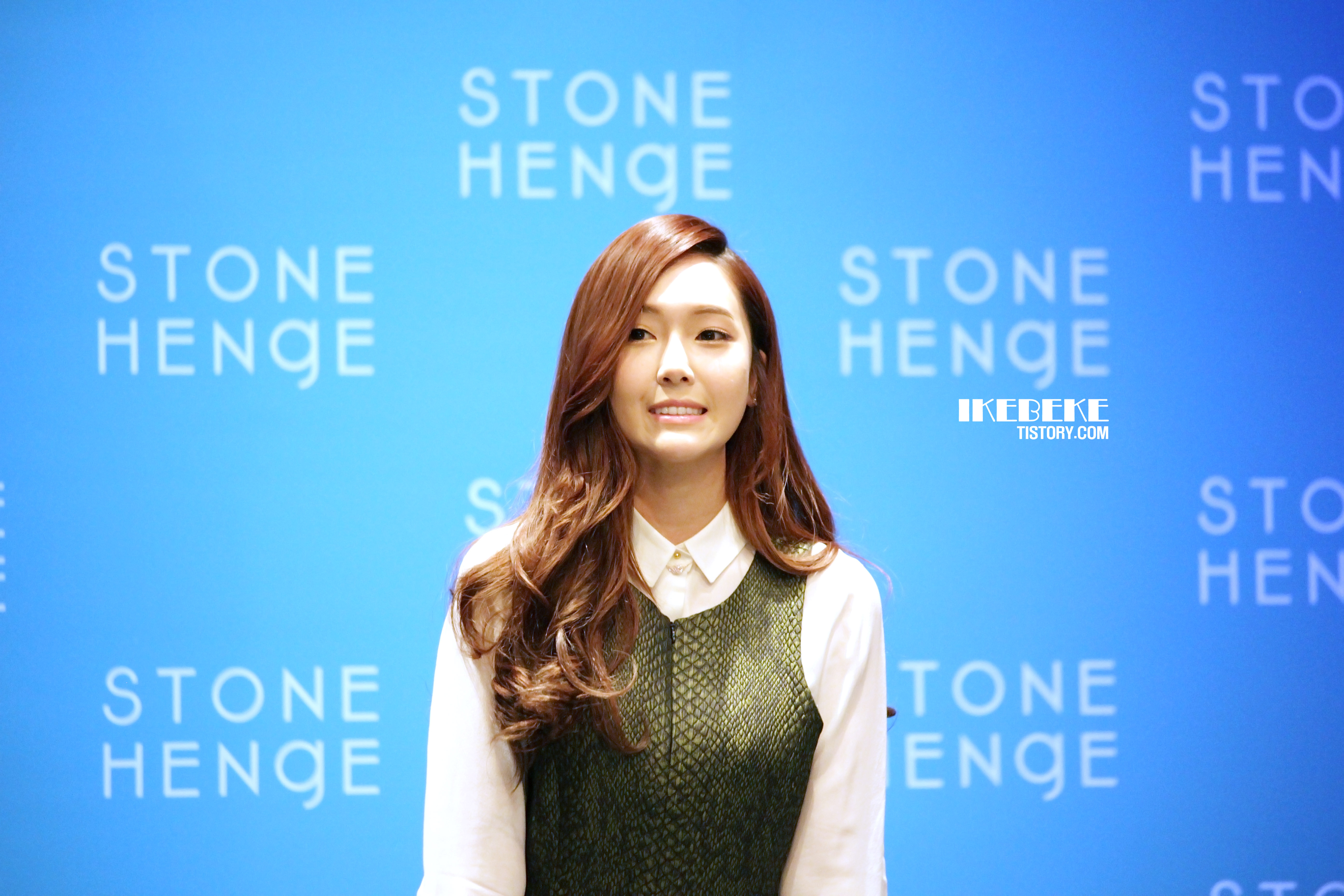[PIC][01-12-2013]Jessica xuất hiện tại buổi fansign thứ 2 cho thương hiệu "STONEHENgE" vào trưa nay 2248E33E529B7C1B227545