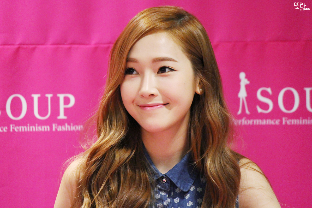[PIC][14-06-2014]Jessica tham dự buổi fansign lần 2 cho thương hiệu "SOUP" vào trưa nay 22746D4853AA8CB22A4CA0