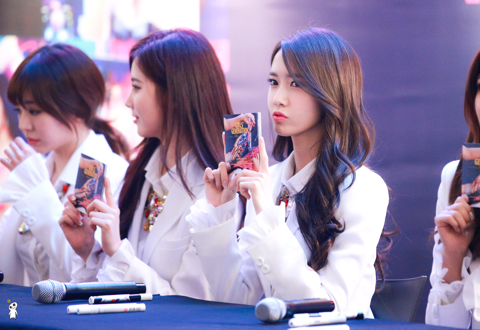 [PIC][14-03-2014]SNSD xuất hiện tại buổi fansign cho "Mr.Mr." vào tối nay  - Page 3 235118355323E80315BF3C