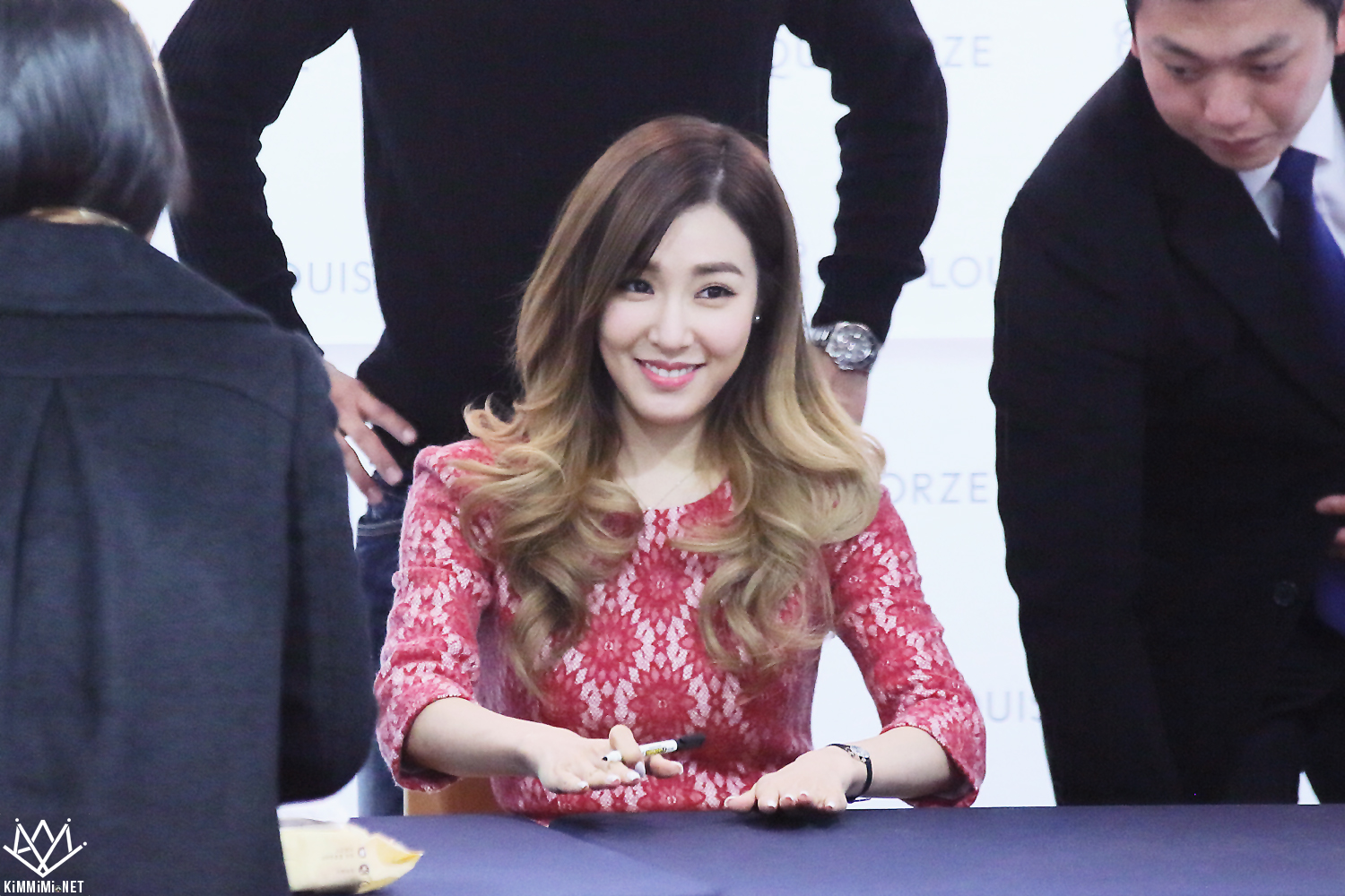 [PIC][27-11-2015]TaeTiSeo tham dự buổi Fansign cho thương hiệu "Louis Quartoze" tại Lotte Department Store Busan vào chiều nay - Page 6 276B063A56A75B991E8D23